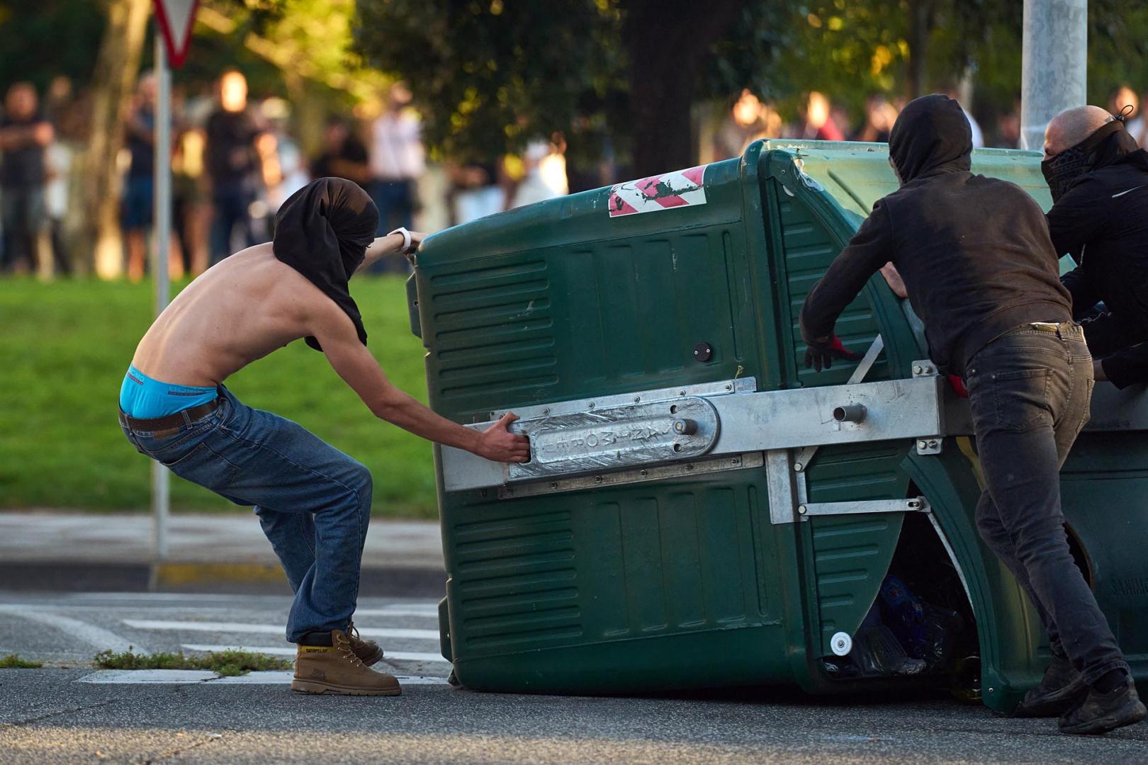 Fotos de los incidentes en Yamaguchi por la presencia de Vito Quiles en Pamplona
