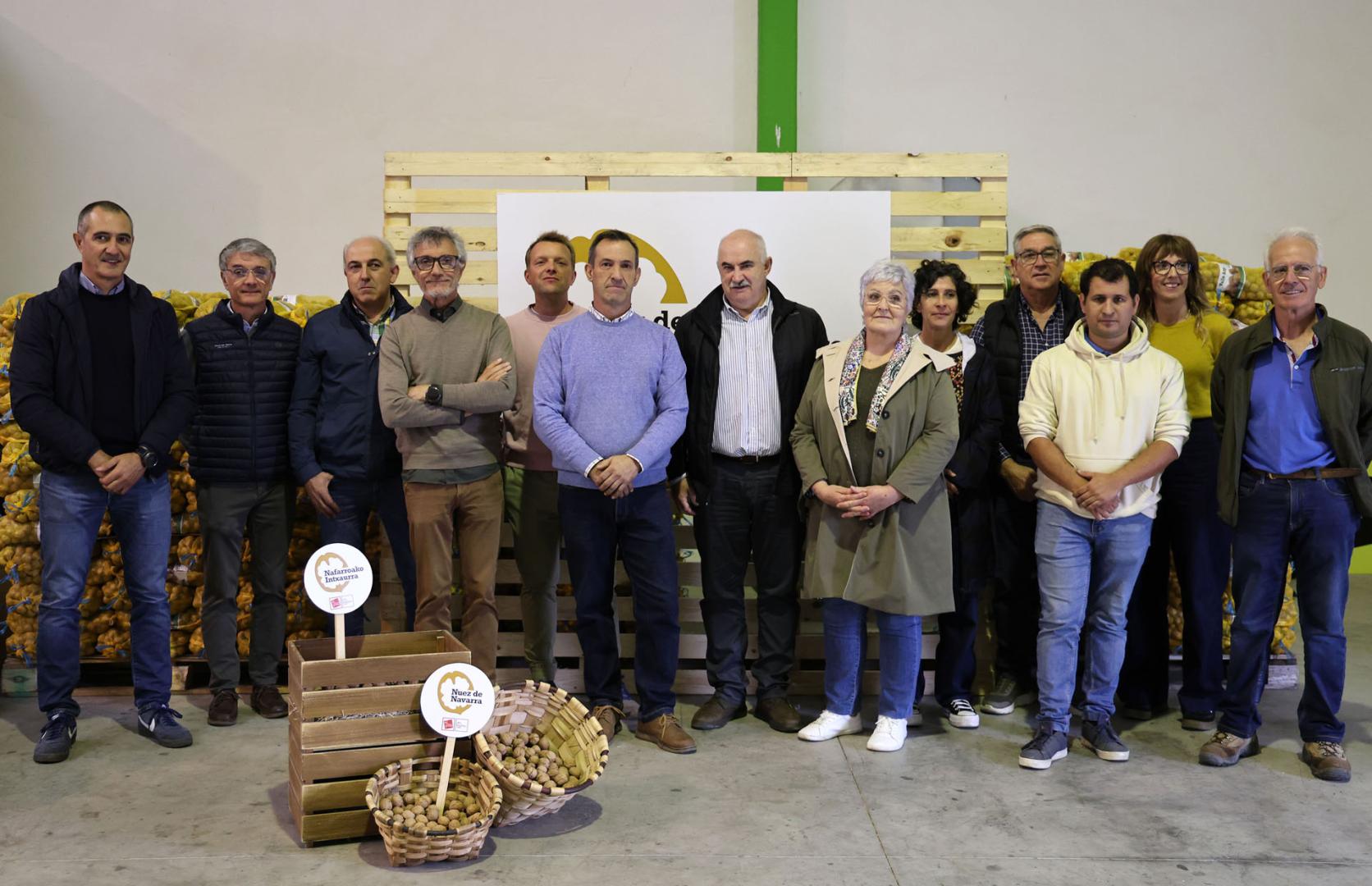 Productores navarros y representantes institucionales en la presentación de la nueva campaña