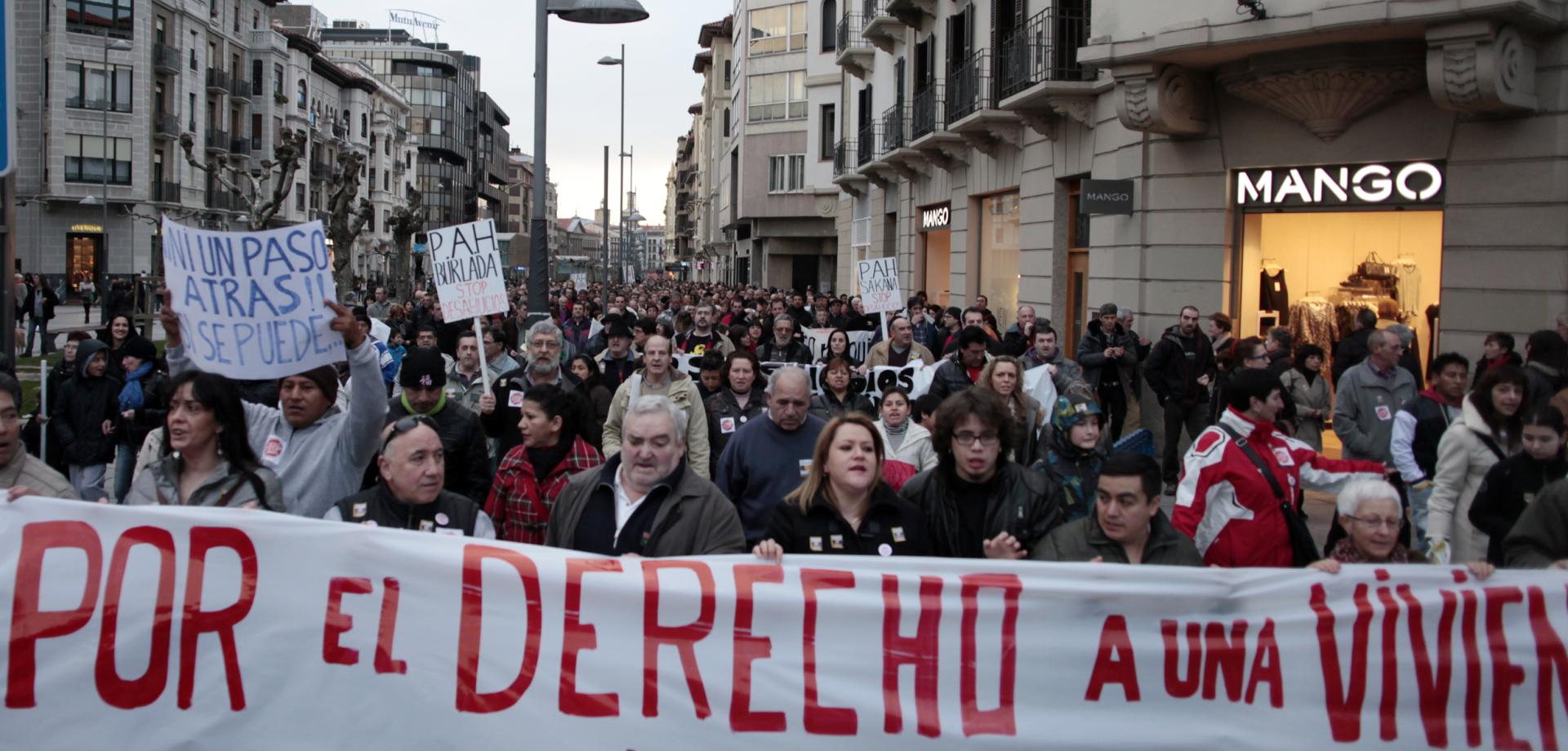 AUTOR: IVAN BENITEZ FECHA: 16/02 LUGAR: PAMPLONA TEMA: MANIFESTACION STOP DESAHUCIOS