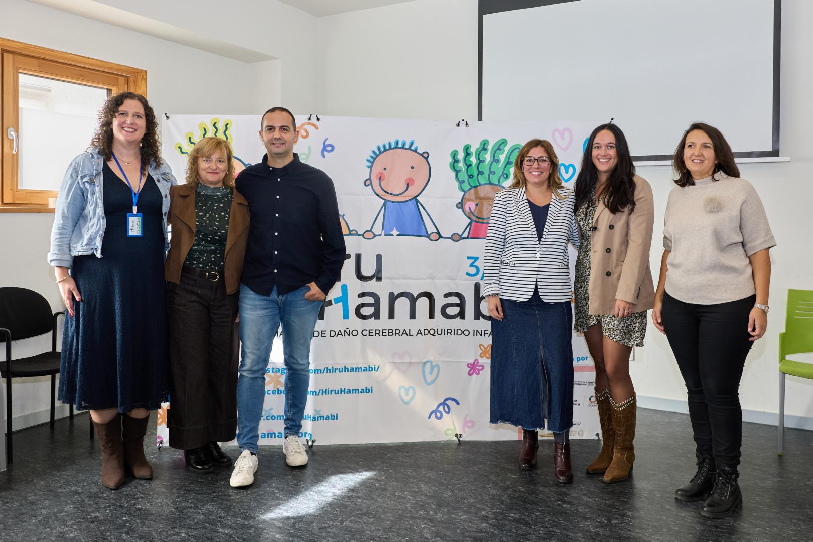 De izda a dcha: Lourdes Álvarez, Adoración Callejo, Ramón Fernández de Bobadilla, Edurne Otero, Loinaz Guiridi y Patricia Díez Lecumberri, el sábado en Sarriguren.