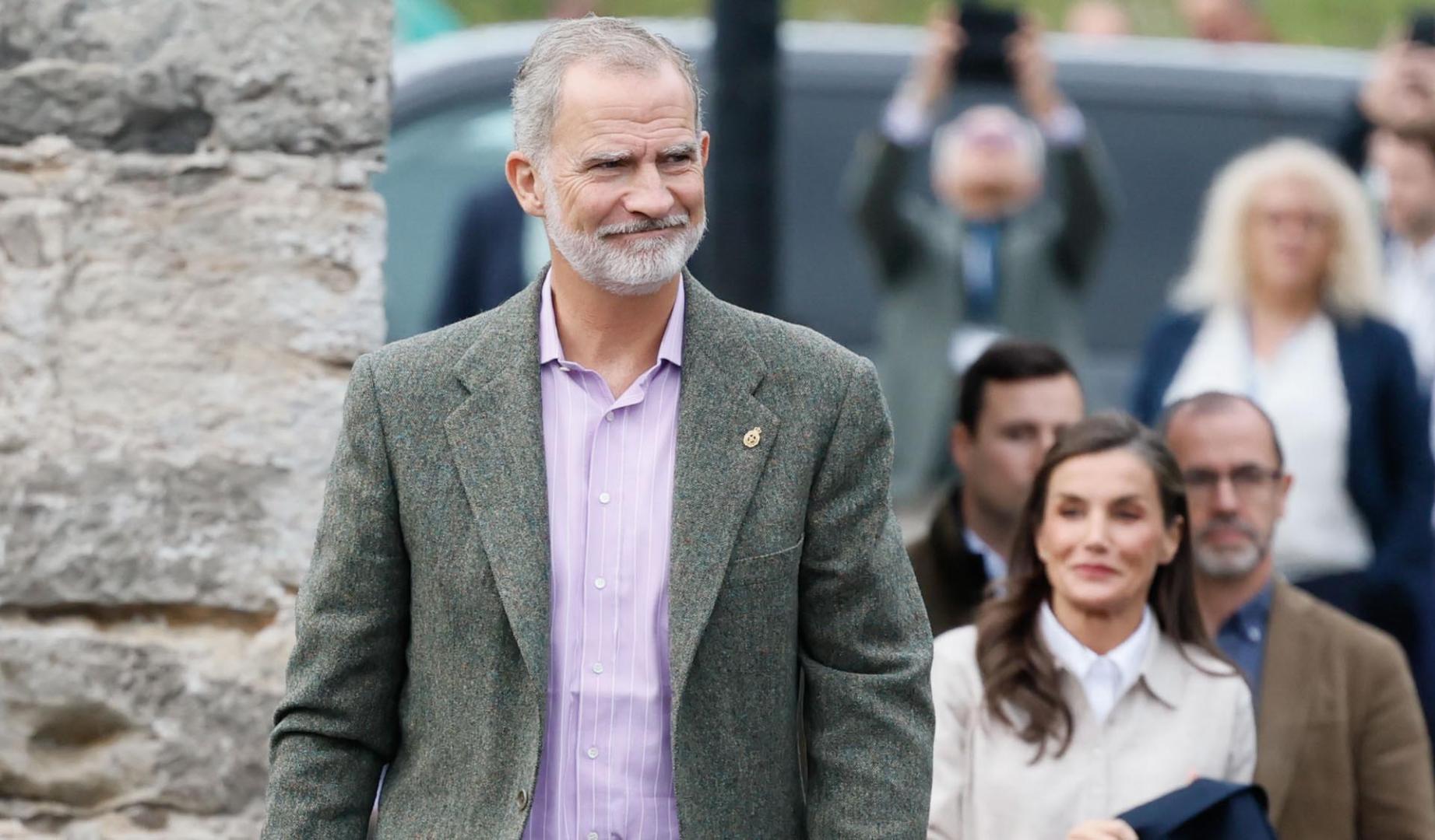 Felipe VI, a su llegada a Llanes donde este sábado se ha entregado el Premio al Pueblo Ejemplar de Asturias 2026