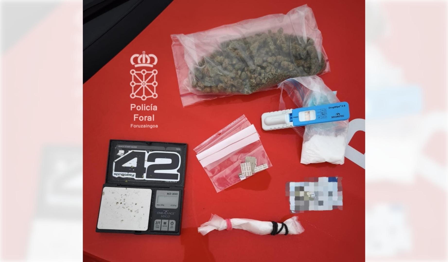 Drogas incautadas al detenido en el registro de Dantxarinea