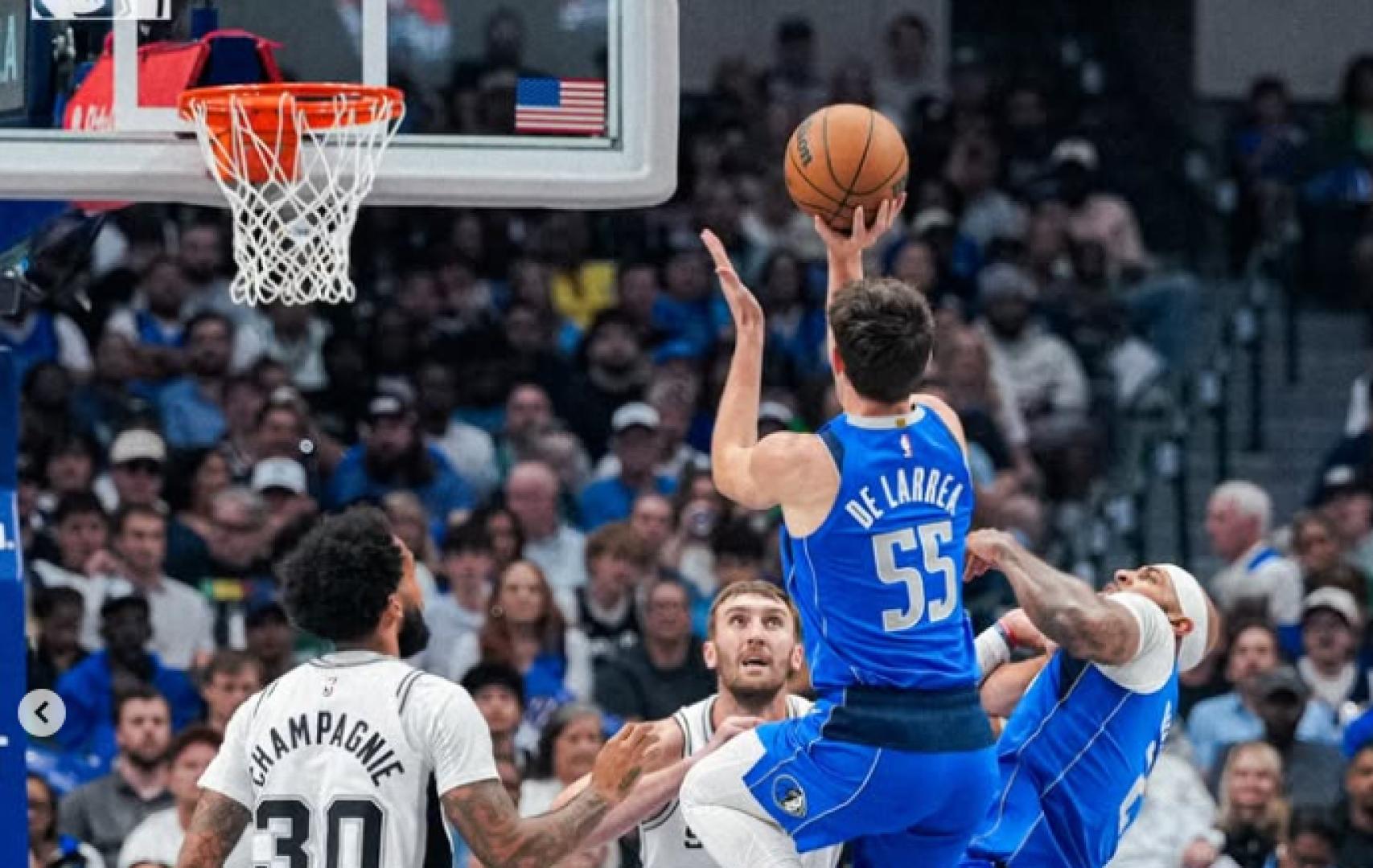 De Larrea entra a canasta en el partido ante los Spurs