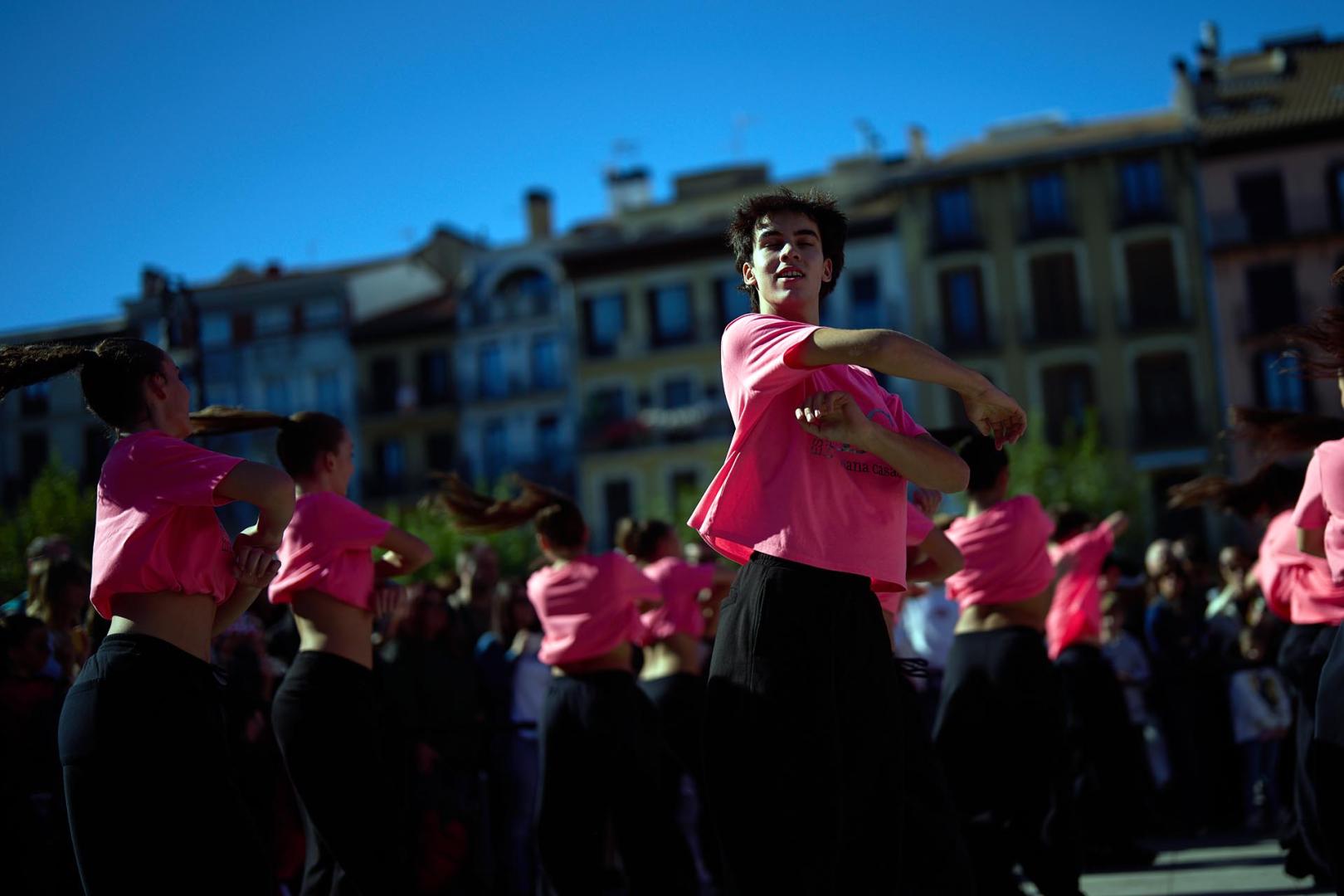 Fotos de la Carrera Solidaria contra el Cáncer de Mama organizada por Saray este domingo, 25 de octubre, en Pamplona