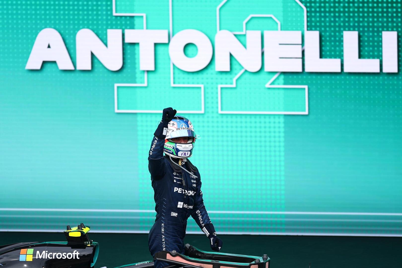 El italiano Kimi Antonelli celebra su triunfo en el Gran Premio de Estados Unidos de Fórmula Uno