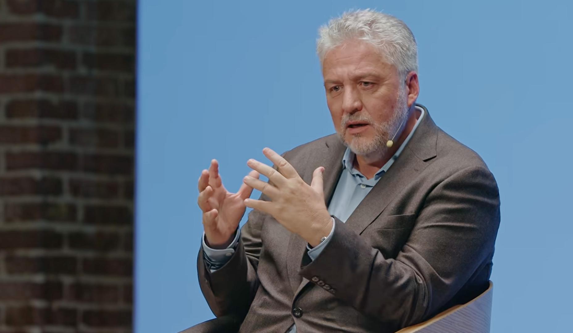 Álex Rovira, durante la charla