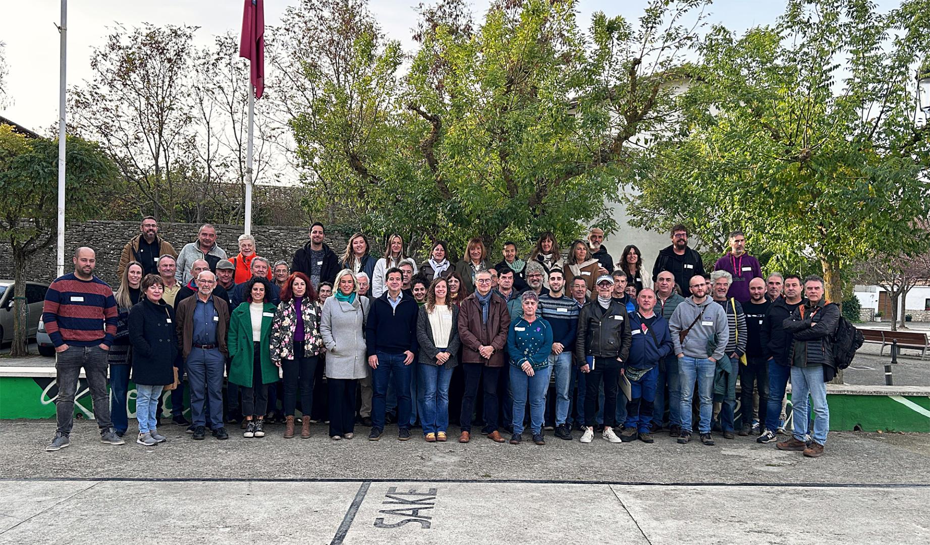 Foto de familia de los asistentes al encuentro