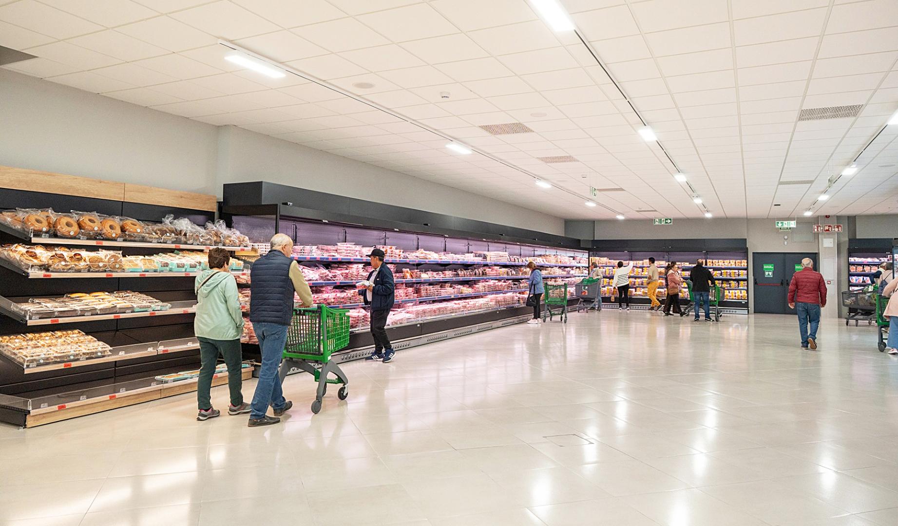La tienda destina más espacio a los frescos, como la carne o el pescado