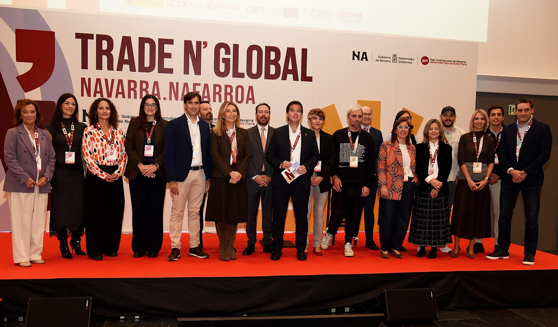 Foto de familia de los participantes en la jornada Trade N’ Global 2026
