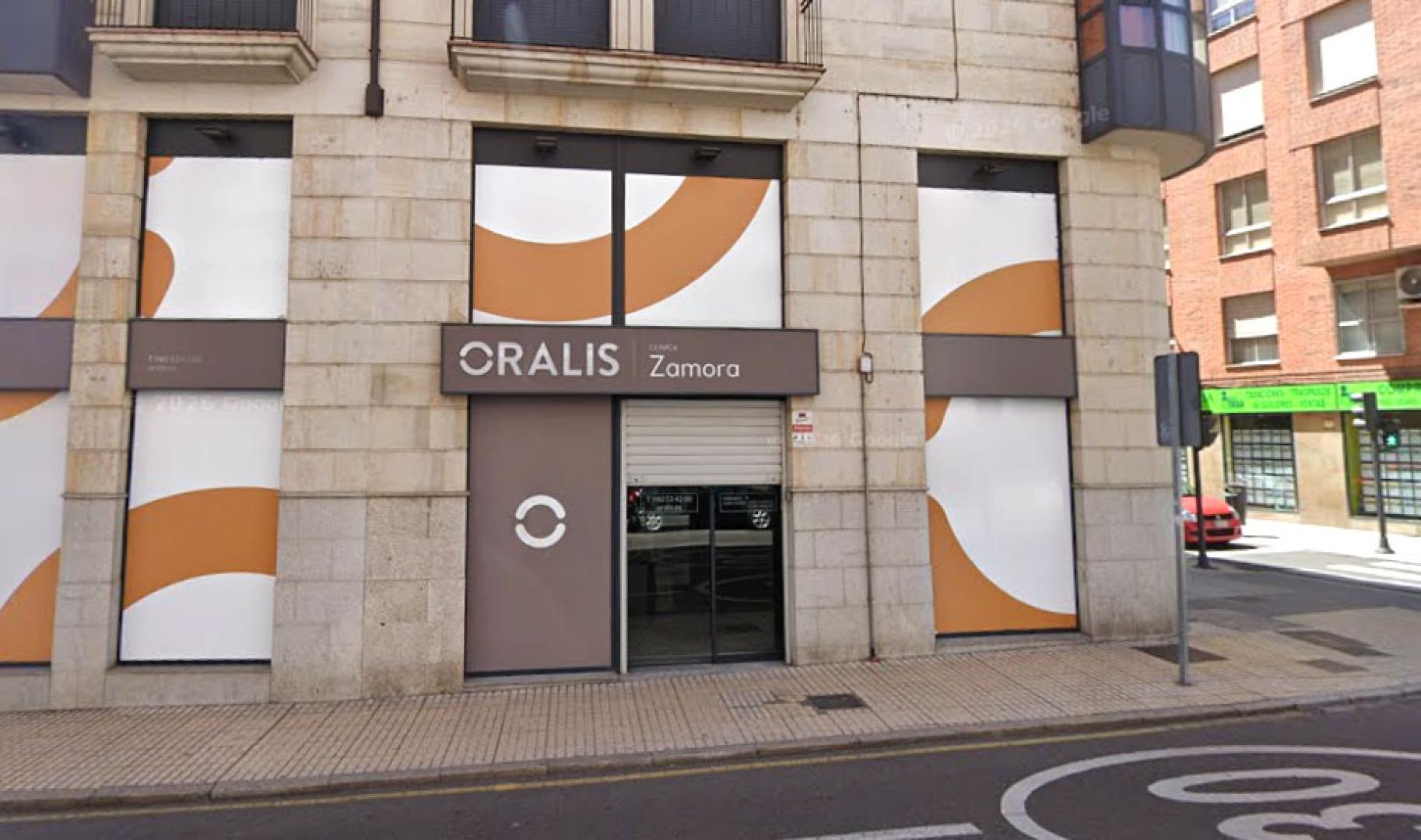 Exterior de la Cínica Oralis de Zamora