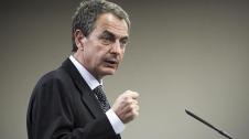 Zapatero anuncia el adelanto electoral en una rueda de prensa tras el Consejo de Ministros