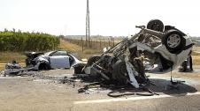 Tres personas fallecieron y otras siete resultaron heridas en un accidente de tráfico que involucró a tres coches en la localidad sevillana de Los Palacios.