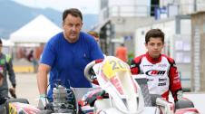 Fotos del piloto de karting Javier Lara en Los Arcos, junto a su padre, José Manuel.