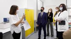 El consejero de Desarrollo Económico y Empresarial, Mikel Irujo, ha inaugurado el laboratorio CEINHealth Biotechlab, puesto en marcha por CEIN en las instalaciones de su Vivero de Innovación, en Noáin. Se trata de un espacio tecnológico compartido para startups biotecnológicas del sector de salud que inician su actividad o están en las primeras fases de crecimiento.