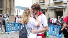 Pamplona vive su segundo día 6 de julio sin chupinazo Por segundo año consecutivo, Pamplona se queda sin el chupinazo que debería haber dado iniciado el 6 de julio a las 12 horas a las fiestas de San Fermín