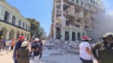 Una fuerte explosión ha provocado la destrucción parcial del Hotel Saratoga, en el centro de La Habana (Cuba), cerca del Capitolio. La explosión, que se pudo deber a un escape de gas, se produjo a las 11:43 hora local. Causó daños también en un edificio de viviendas y en la escuela Primaria Concepción Arenal, cercanos al hotel.