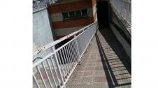 La rampa, dice, es peligrosa. La rampa, dice, es peligrosa.