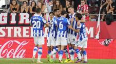 El delantero de la Real Sociedad, Alexander Sørloth, celebra su segundo gol contra el Girona, durante el partido de la jornada 7 de LaLiga Santander El delantero de la Real Sociedad, Alexander Sørloth, celebra su segundo gol contra el Girona, durante el partido de la jornada 7 de LaLiga Santander