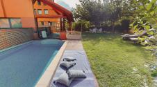 Video magnifica casa independiente en Gorraiz Con piscina, jardín, huerta urbana y un gran txoko