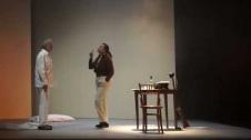 Coincidiendo con el centenario de la primera visita de Ernest Hemingway a Pamplona, el Teatro Gayarre estrena este jueves la obra teatral 'Hemingway', que se adentra en la esfera humana “más desconocida” del Premio Nobel de Literatura, descubriendo los "claroscuros" de su intensa vida.