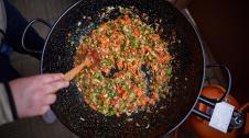 Celebración de la cita gastronómica durante las fiestas de abril del barrio pamplonés