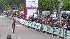 Riejanne Markus ha entrado en solitario en la meta instalada en Pamplona