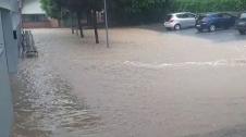 Se han inundado distintas calles de la localidad, la zona escolar y el barrio Amazabal es el más afectado tras el sexto día consecutivo de lluvias