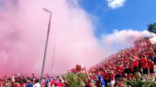 Vídeo con el recibimiento de la afición de Osasuna al autobús (I)