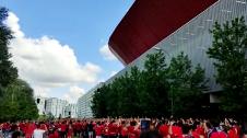 Vídeo con la afición de Osasuna cantando en las inmediaciones de El Sadar
