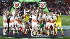 WHam Los jugadores del West Ham United celebran el título de campeones de la Conference League tras vencer a la Fiorentina en el estadio Eden Arena de Praga