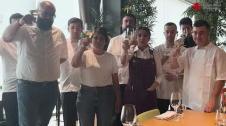 Cocineros navarros felicitan a la empresa de Lekunberri por el galardón