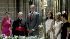 El rey Felipe VI y la reina Letizia han visitado la catedral de Pamplona para asistir a un acto en homenaje a Carlos III con motivo de los 600 años del Privilegio de la Unión