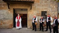 Aperitivos, bailes y misa en el día grande de las fiestas de Alsasua