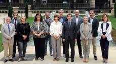 cluster-salud-navarra Izquierda a derecha, primera fila: Dámaso Molero (3P Biopharmaceuticals), Maite Agüeros (Innoupfarma), Pilar Irigoyen (Sodena), Alicia López de Ocáriz (Laboratorios Cinfa), Mikel Irujo (consejero), Izaskun Goñi (directora de Política Empresarial), Elena Erroba (3P Biopharmaceuticals). Detrás, izda a dcha: Fernando Baztán (CEIN), Carlos Yáñez Sedeño (Qube Pharmaceutical), Luis Collantes (Creo Medical), Roberto Díez (Telum Therapeutics) y David Zubeldía (Qubepharma Group)