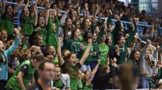 Gurpea La grada del polideportivo Hermanos Induráin volvió a llenarse y disfrutó con la tercera victorai del Gurpea Beti Onak
