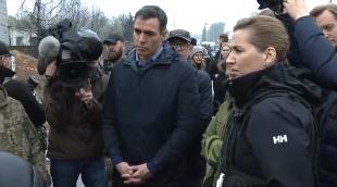 Pedro Sánchez, en las calles de Borodyanka El presidente del Gobierno ha visitado Ucrania