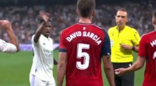 david garcía vinicius Vinicius despide con un feo gesto a David, expulsado