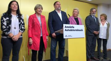 junqueras-forcadell El presidente de ERC, Oriol Junqueras, junto a la expresidenta del Parlament Carme Forcadell y otros miembros de ERC