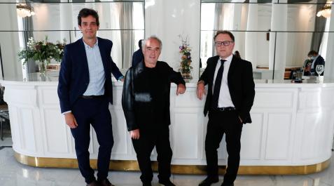 Iñigo Ruiz Aquerreta, Ferrán Adrià y José Larraza, ayer en San Sebastián Iñigo Ruiz Aquerreta, Ferrán Adrià y José Larraza, ayer en San Sebastián