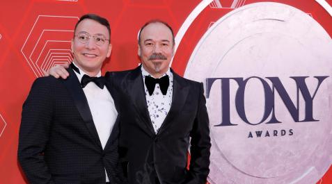 Danny Burstein Danny Burstein (derecha) se llevó el premio a mejor actor masculino de reparto por 'Moulin Rouge'