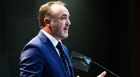 El portavoz de Navarra Suma, Javier Esparza, de UPN, en la rueda de prensa que dio ayer El portavoz de Navarra Suma, Javier Esparza, de UPN, en la rueda de prensa que dio ayer