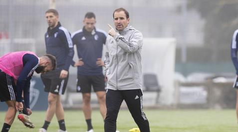 JagobaArrasate Jagoba Arrasate durante el entrenamiento en Tajonar de este miércoles