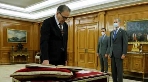 El nuevo ministro de Universidades, Joan Subirats, promete el cargo ante el rey Felipe VI El nuevo ministro de Universidades, Joan Subirats, promete el cargo ante el rey Felipe VI