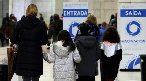 vacunación orense Zona de vacunación de la Ciudad de la Cultura en Santiago de Compostela, donde este martes ha comenzado en Galicia la vacunación pediátrica