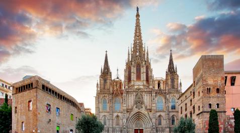 Catedral de Barcelona Catedral de Barcelona, donde reposan los restos de San Raimundo de Peñafort, al que se recuerda en el santoral del 7 de enero