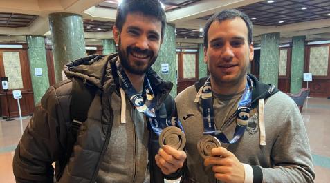 GurbindoIturri Eduardo Gurbindo y Fermín Iturri, con sus medallas de plata este pasado domingo.