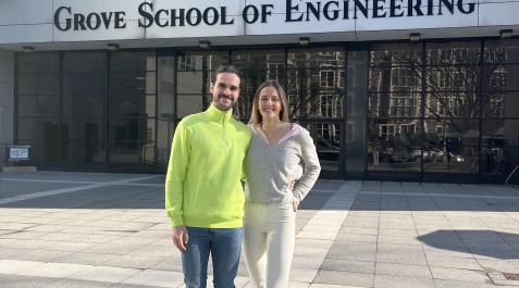 Asier Muñoz y Maialen Ugarteburu, compañera de doctorado en la Universidad de Nueva York. Asier Muñoz y Maialen Ugarteburu, compañera de doctorado en la Universidad de Nueva York.