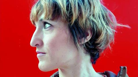 Uxue Alberdi afirma que “para reivindicar su sitio las mujeres tienen que desnudarse y contar sus vivencias”