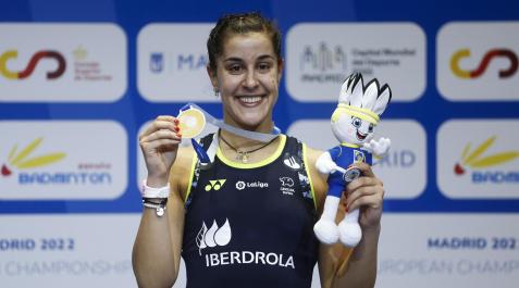 carolina marín Carolina Marín, en el podio con la medalla de oro conquistada en este Europeo