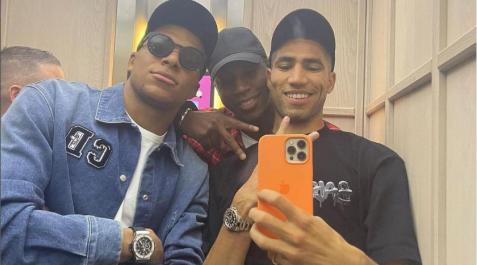 mbappe-madrid Foto compartida por Mbappé en su perfil de Instagram posando junto a Achraf Hakimi